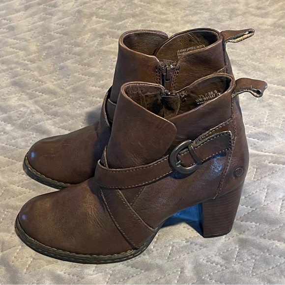 Born Shoes - Born side zipper ankle boots‎ womens 7.5 EUC brown